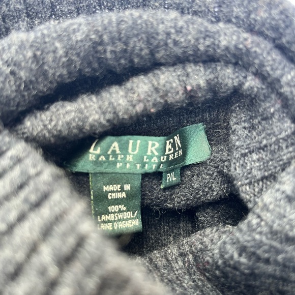 Ralph Lauren Lambswool Coat Of Arms Crest Turtleneck Knit Sweater Size P Large - Picture 5 of 5